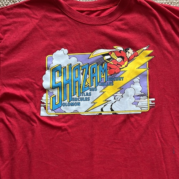 Shazam tshirt​​ - Picture 2 of 2